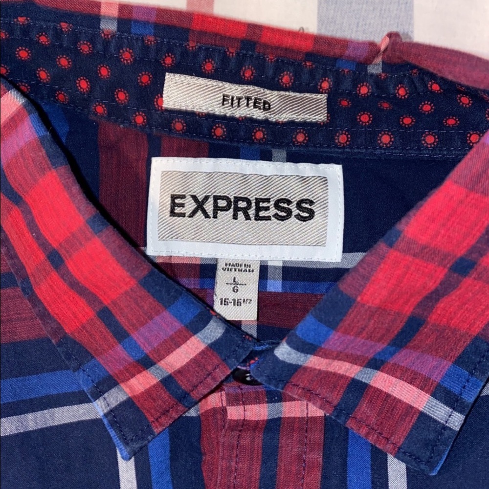 Men’s fitted express dress shirt